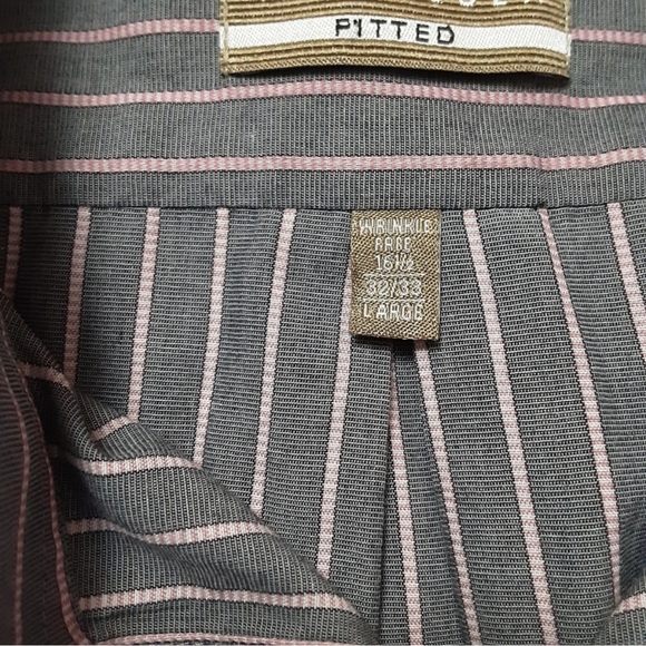 Van Heusen Button Up Fitted Shirt Mens Large - Picture 8 of 13